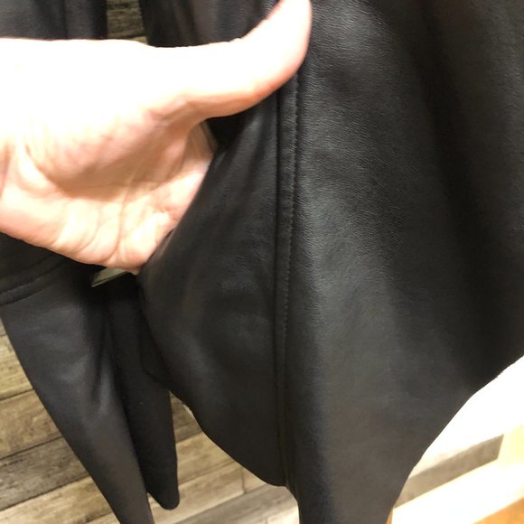 Le Chateau Women's Jacket Black Vegan Leather Cascade Front Size XXS - Picture 3 of 7